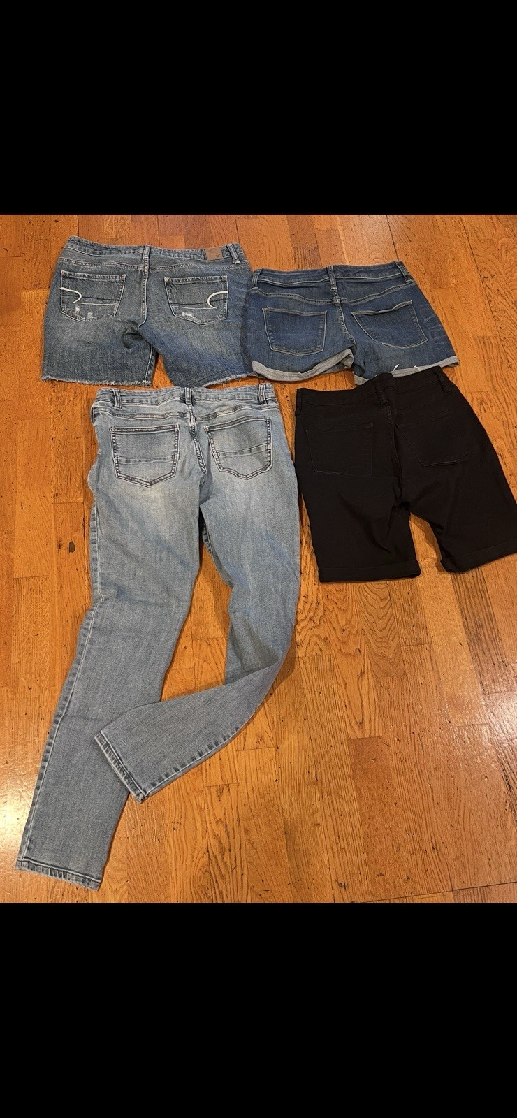2 Universal thread shorts, refuge pants, and American eagles shorts. Distressed