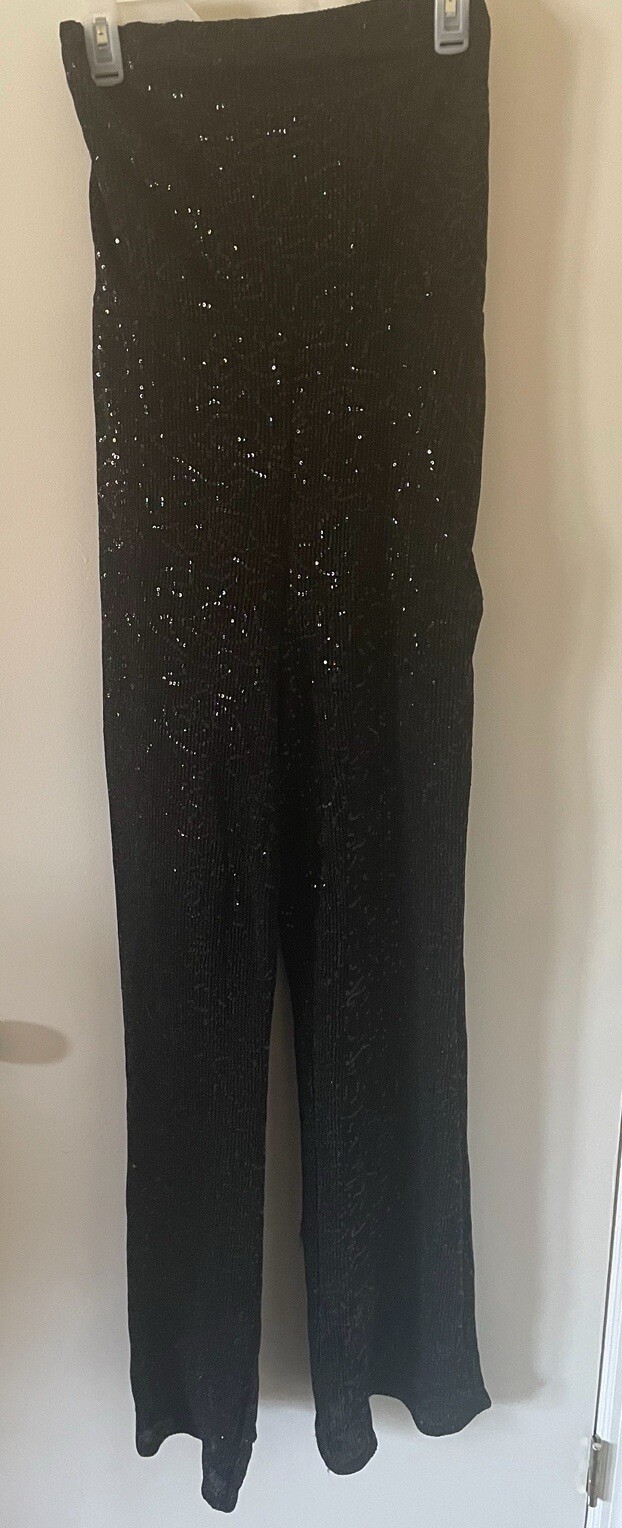 Mixed bulk clothing haul for woman’s (includes shirts, dresses etc) 200$+ value