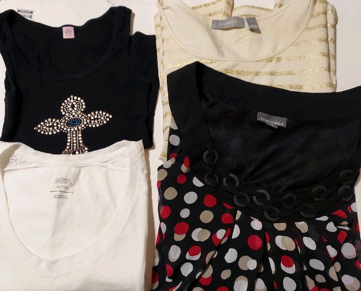 New/Pre-owned Reseller’s Lot 24 Women’s Clothing Tops Various Sizes & Brands