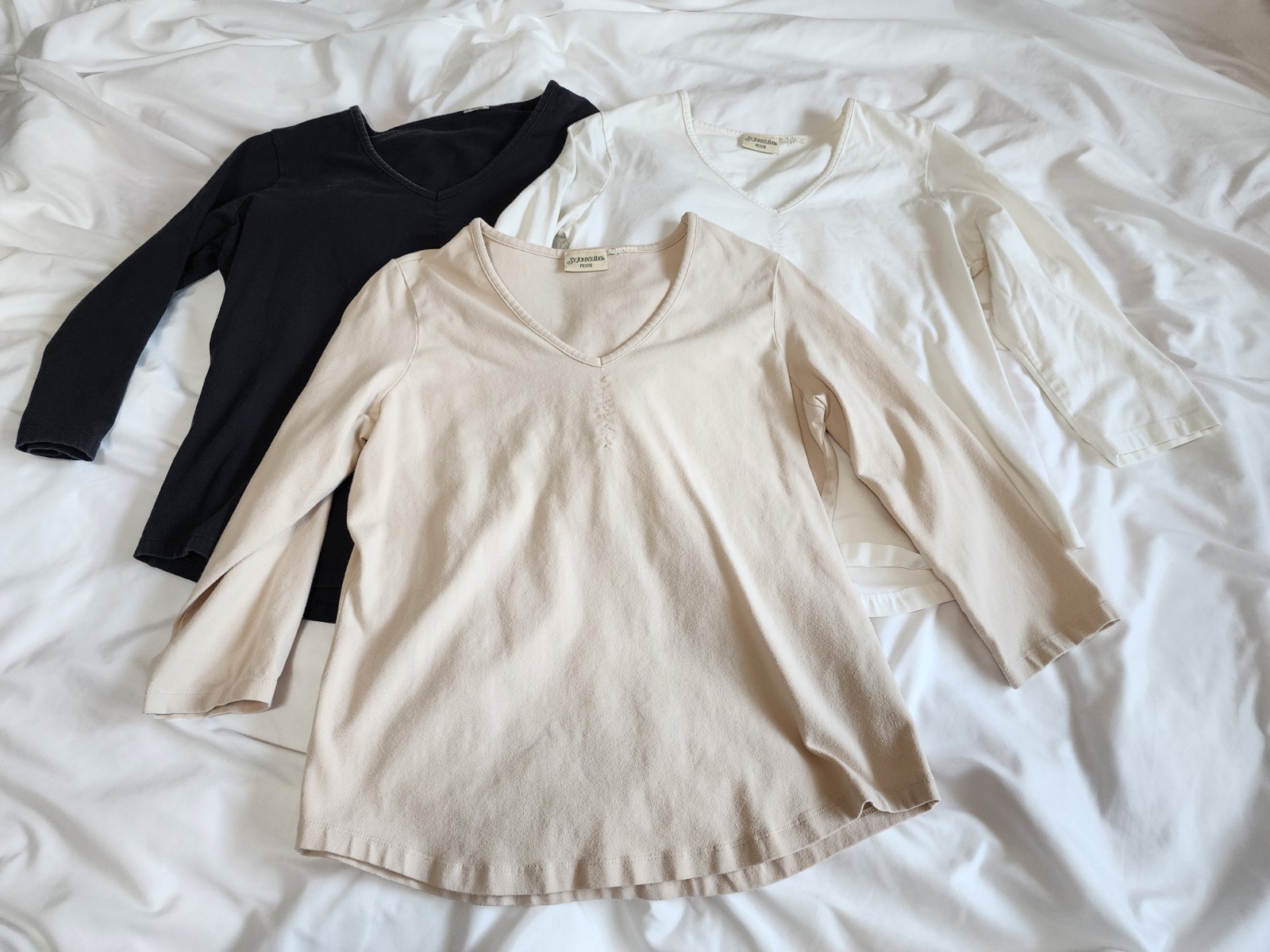 St John&rsquo;s Bay Petite Top Lot of 3, V-Neck 3/4 Sleeve Black Tan White -Read Note
