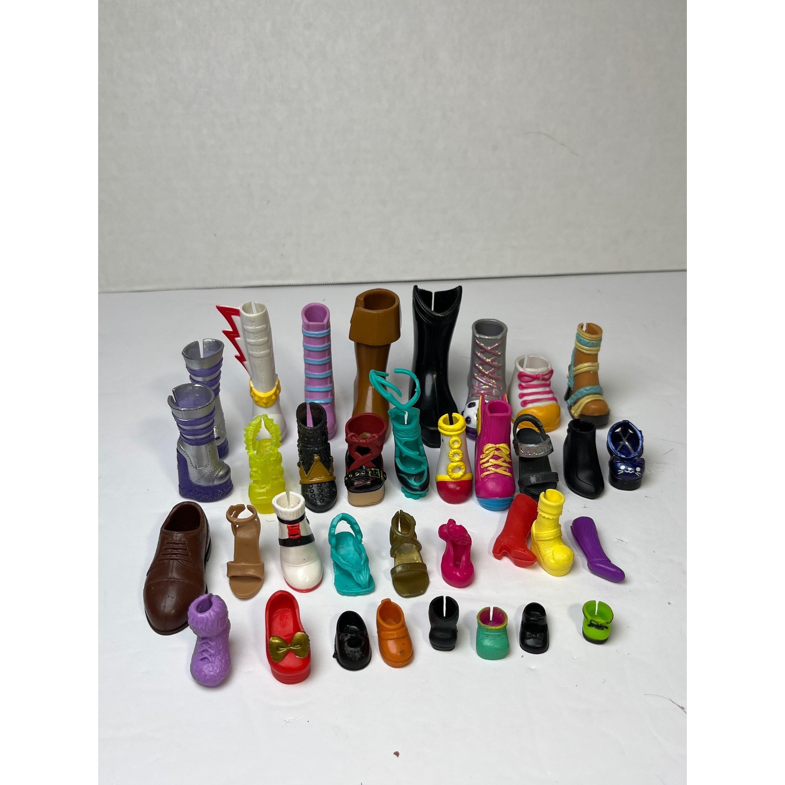 Mixed SINGLES Fashion Doll Shoes Lot Boots Heels Accessories Craft Replacement