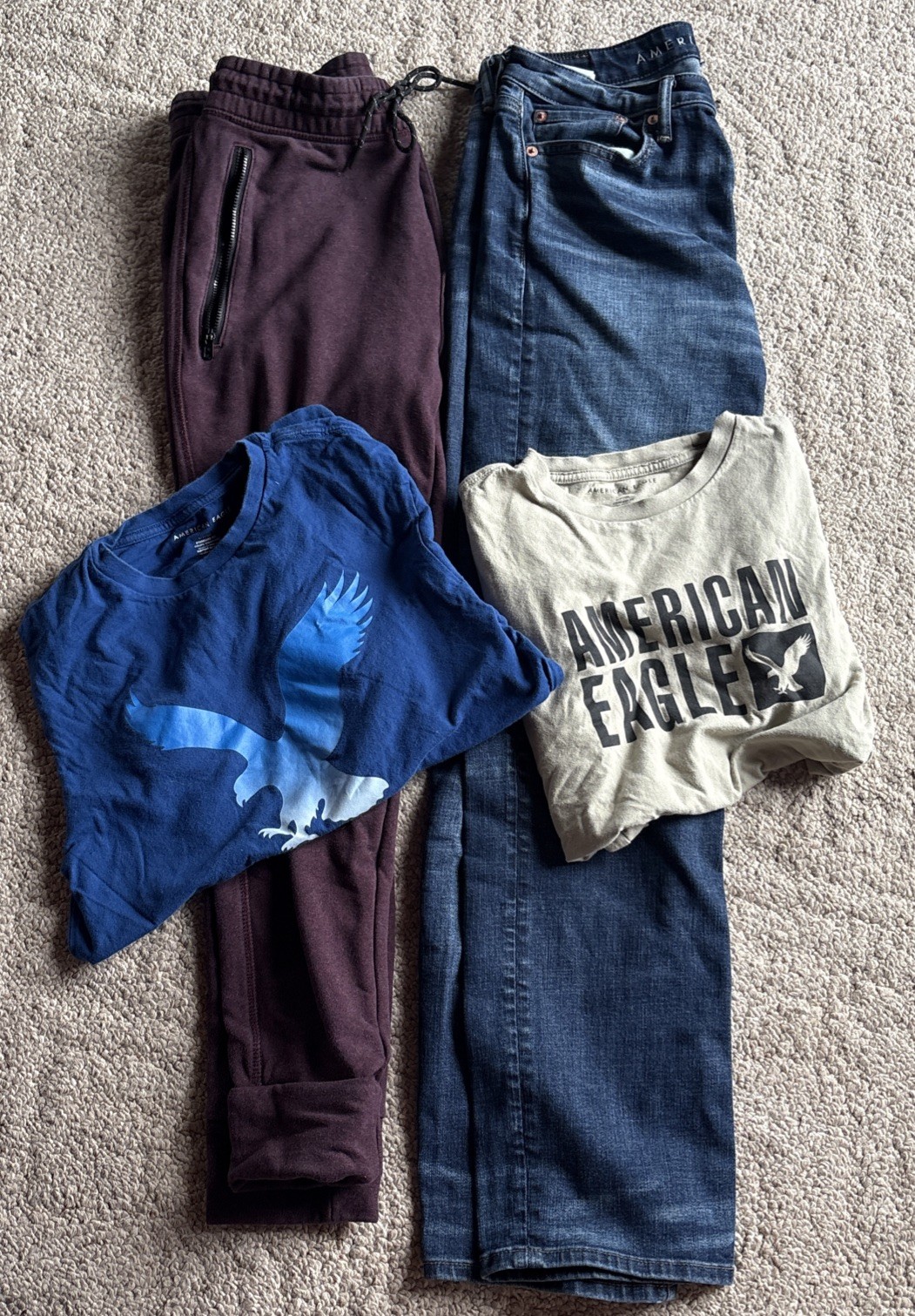 American Eagle Bundle Lot of 4 Jeans, Sweatpants, Tshirts, mens small
