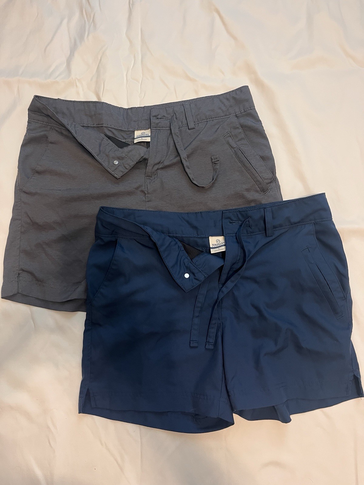 Magellan Outdoors Women’s Gray Navy Blue Flat Front Shorts Pockets Logo Casual