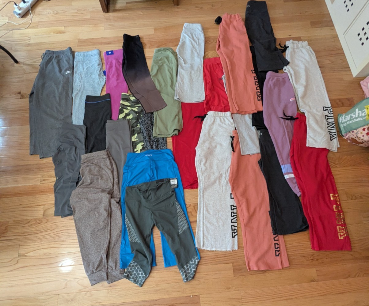 MYSTERY PANTS BUNDLE – Women&rsquo;s – Nike, PINK, Lululemon, Joylab, BaLeaf, Champion