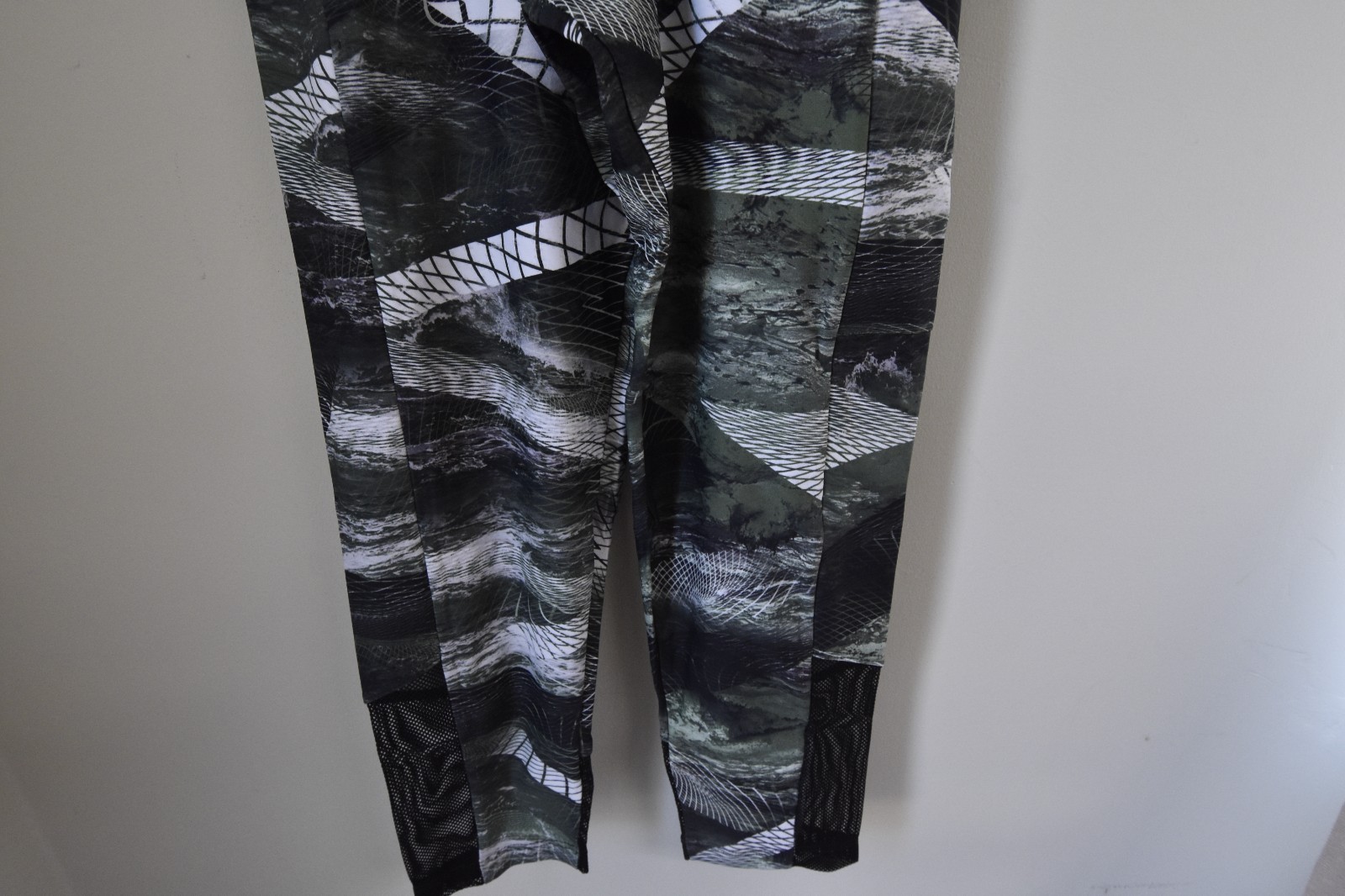 Wholesale Lot 25 New NWT Lycra Capri Pants Leggings Reseller Live Seller Whatnot
