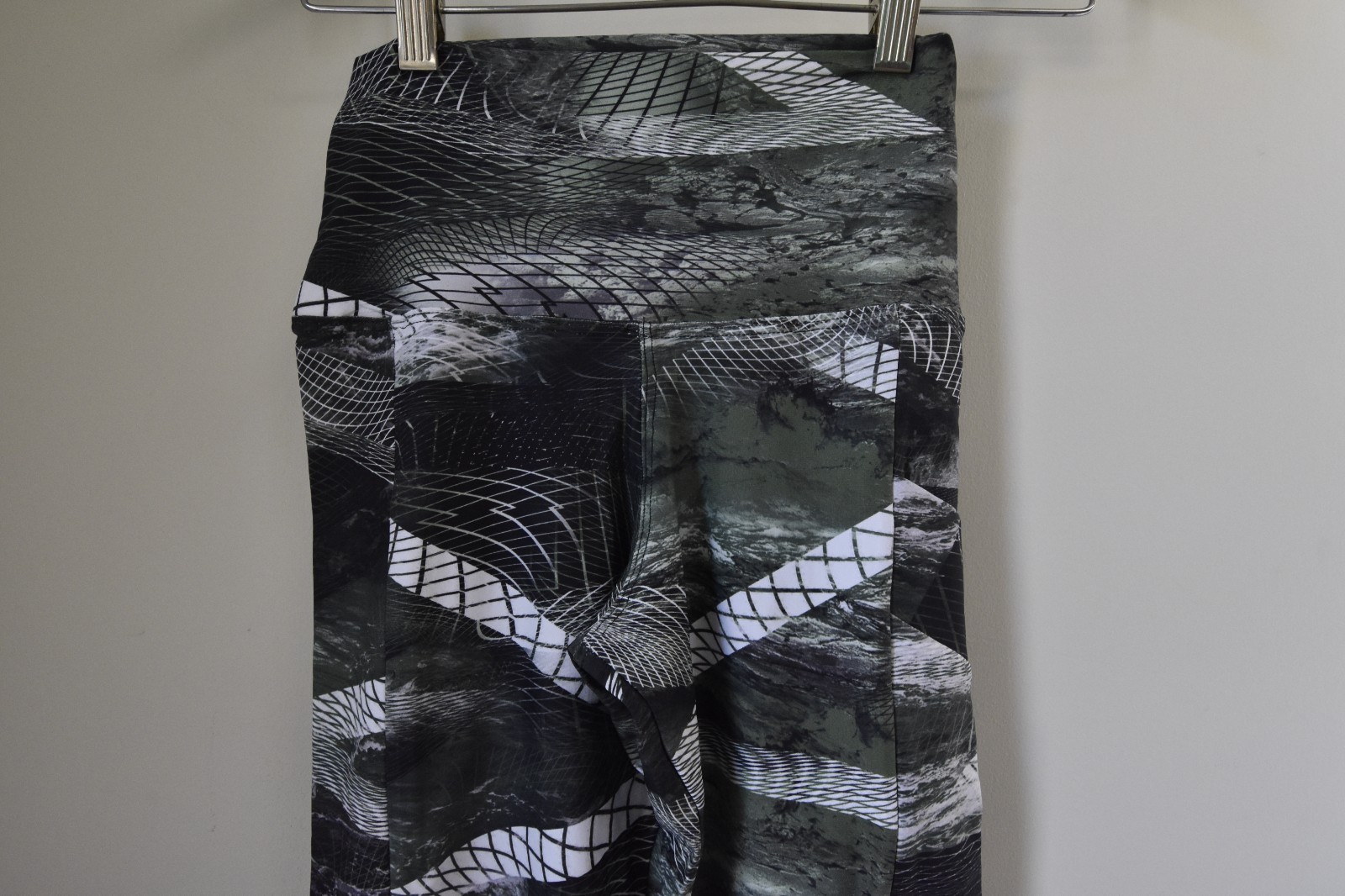 Wholesale Lot 25 New NWT Lycra Capri Pants Leggings Reseller Live Seller Whatnot