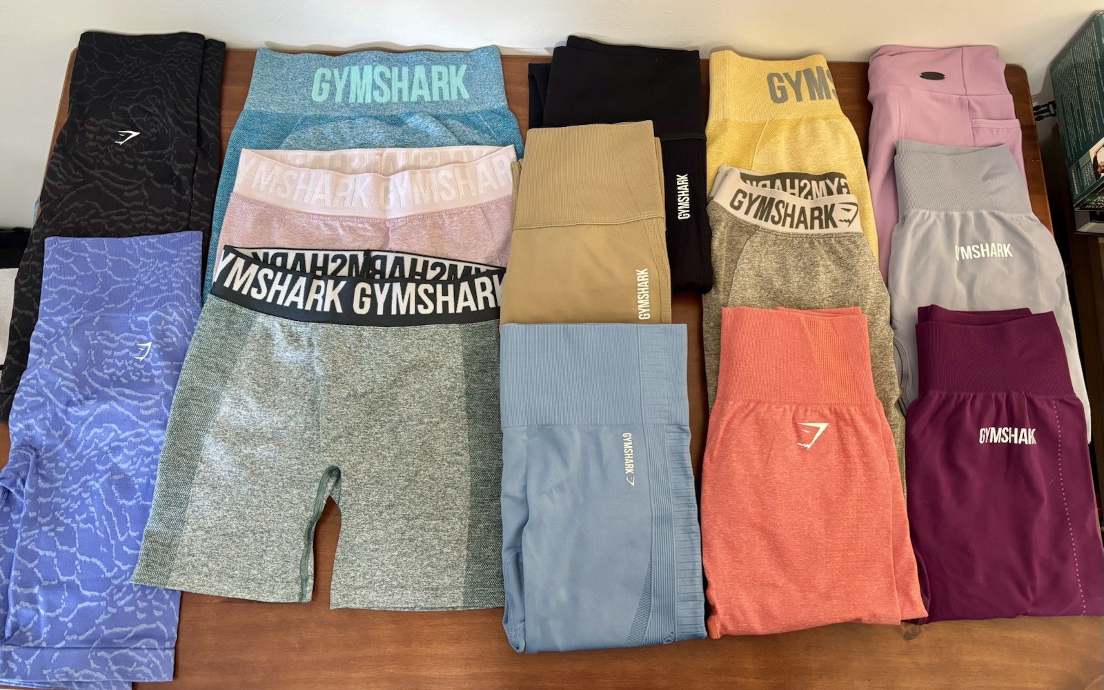 Women’s Gymshark Activewear Lot 14pcs Medium.5pcs shorts/9pcs Leggings.🦈