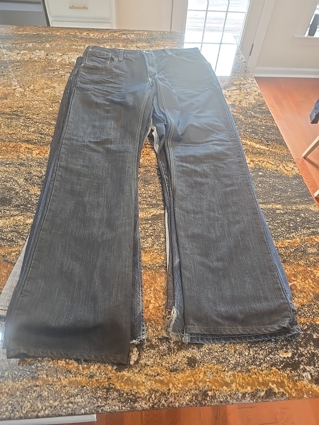 Wholesale Lot 17 Men&rsquo;s Jeans Mixed Sizes BKE, Levi&rsquo;s, Express & More Mid 2000s