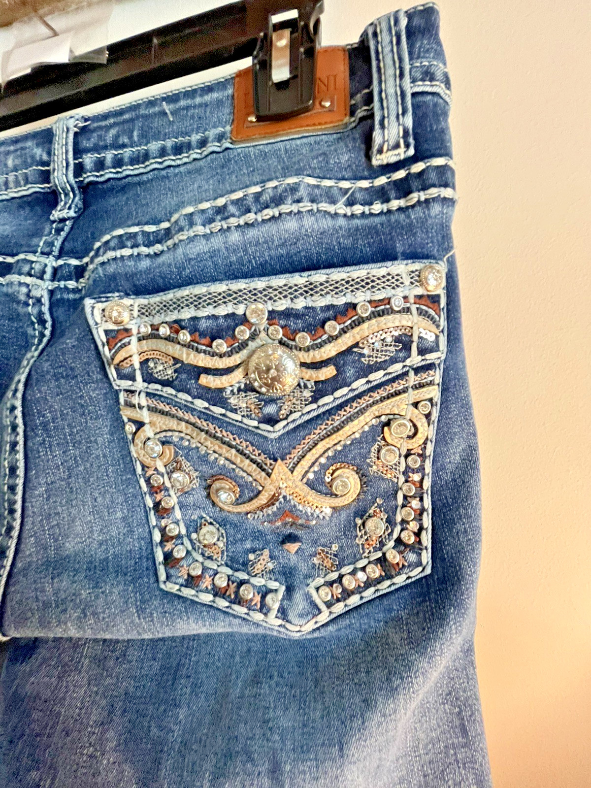 LAMASINI JEANS: SIZE 11 GIRLS/WOMENS STUDDED POCKETS