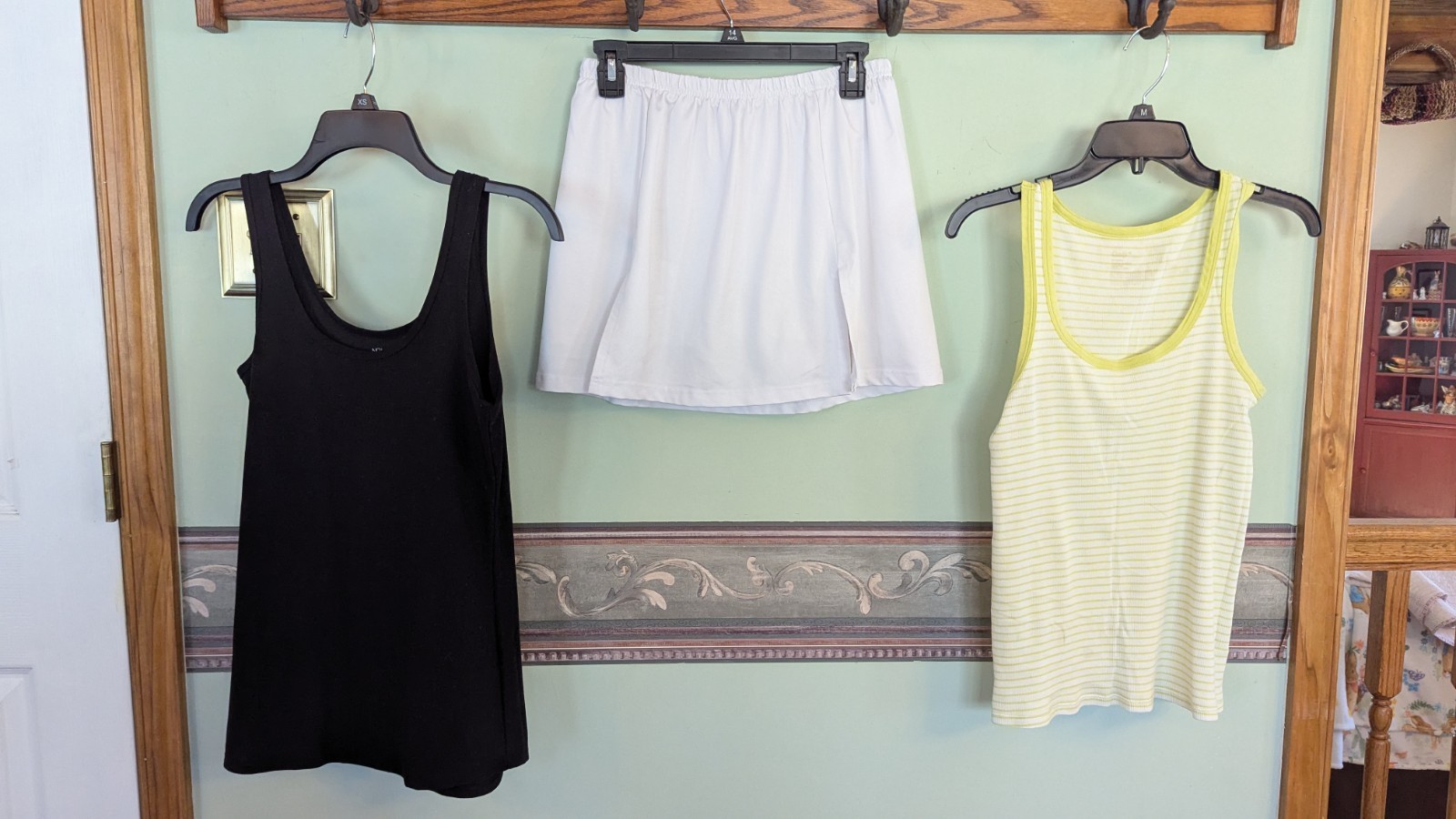 Fitness Spring Summer Lot (17) Sz M Nike Adidas Reebok Stretch Comfy Perfect!