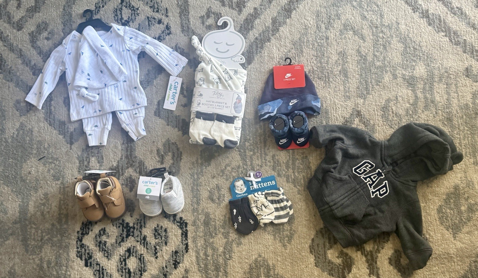 Carter&rsquo;s Nike GAP Gerber Toby Baby Boy Clothing Lot Newborn 0-6M Shoes outfits H