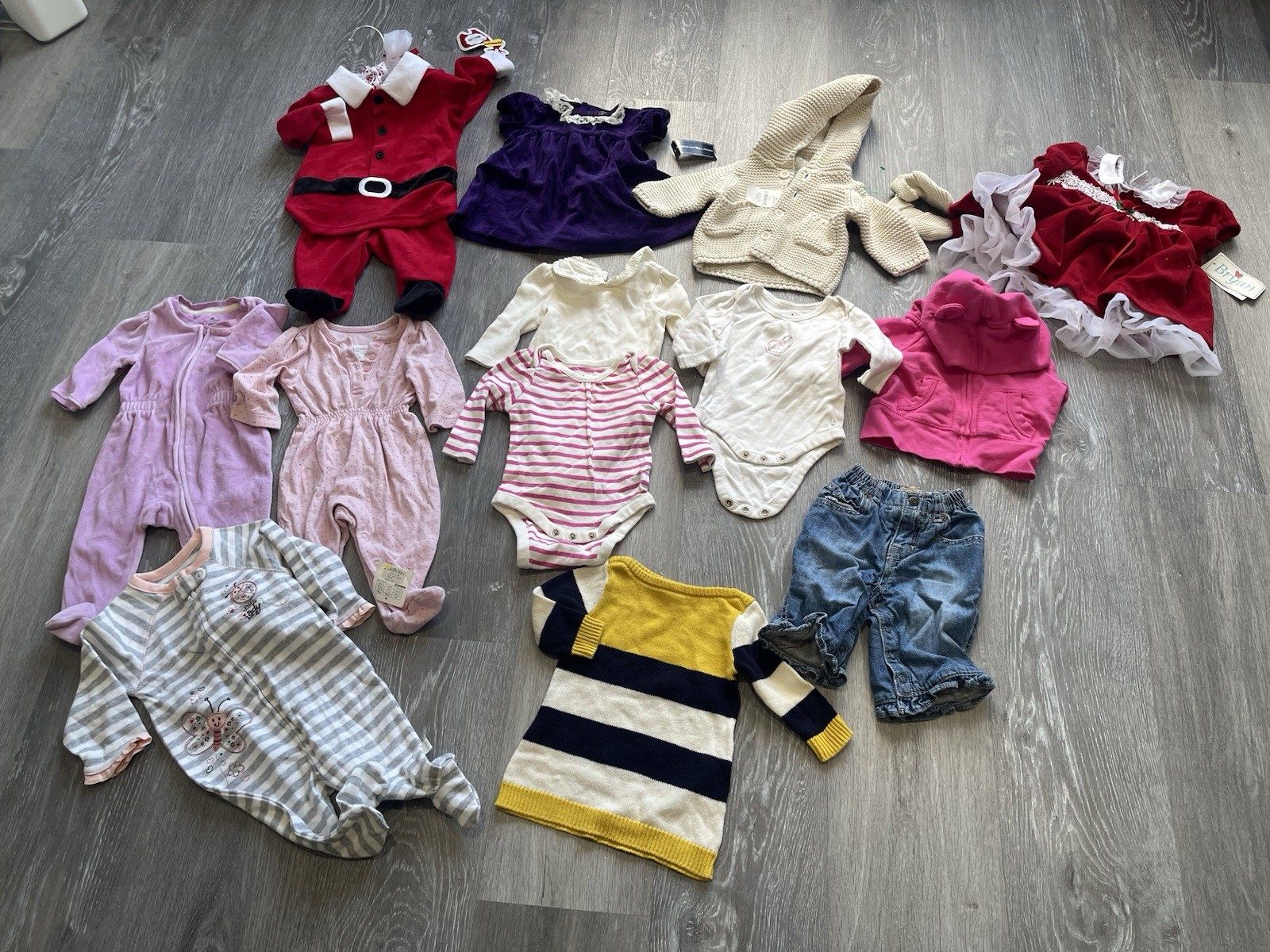 Lot Of Girls Clothes Carter’s Etc Size 0-3 Months