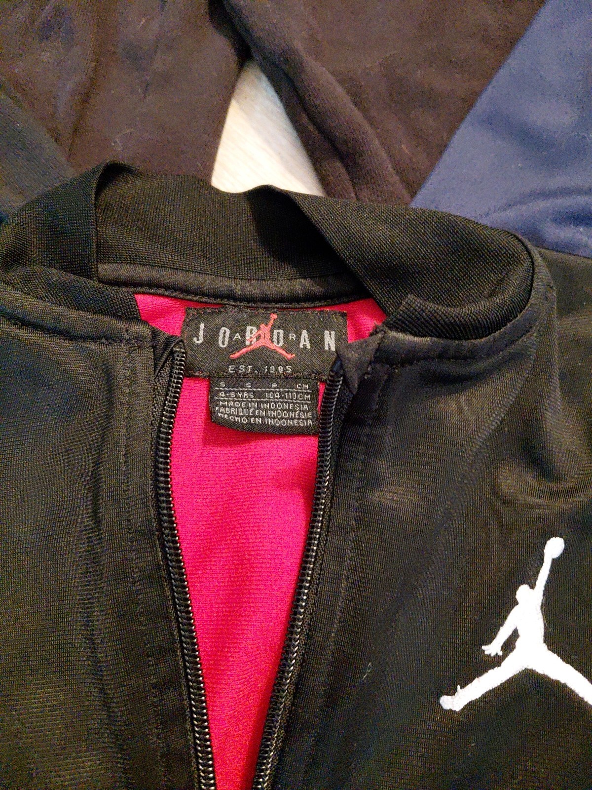 Boys Size 5 and 5/6 clothing lot- Jordon Zip Up,/1 Nike, 2 Atletic Sweat Pants