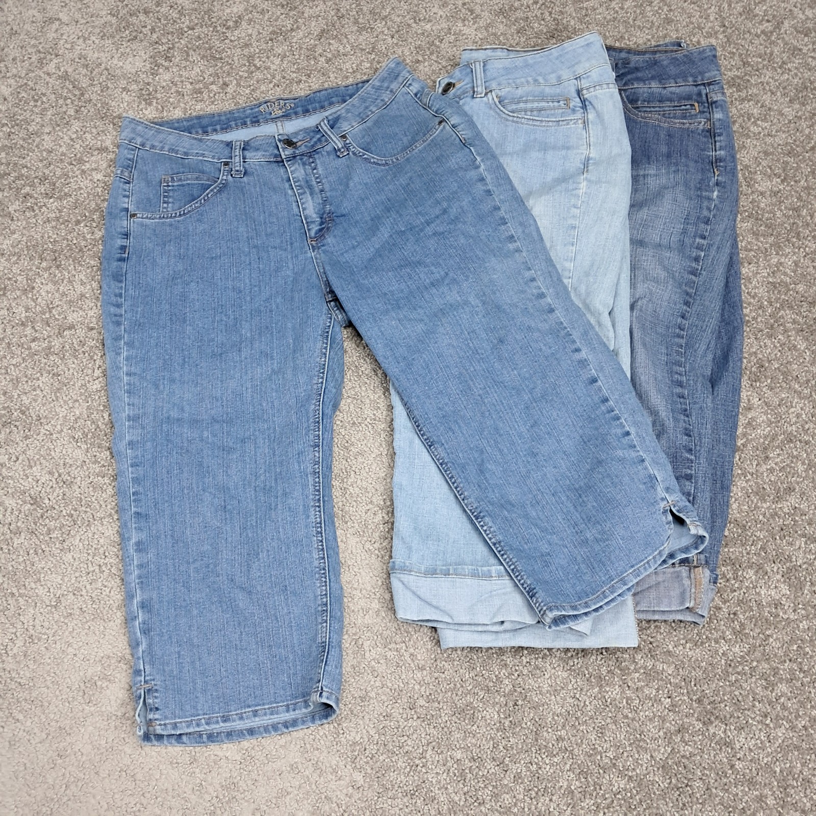 Riders by Lee Women&rsquo;s Capri Jeans Lot of 3 Blue 8/10 Mediums RN130273