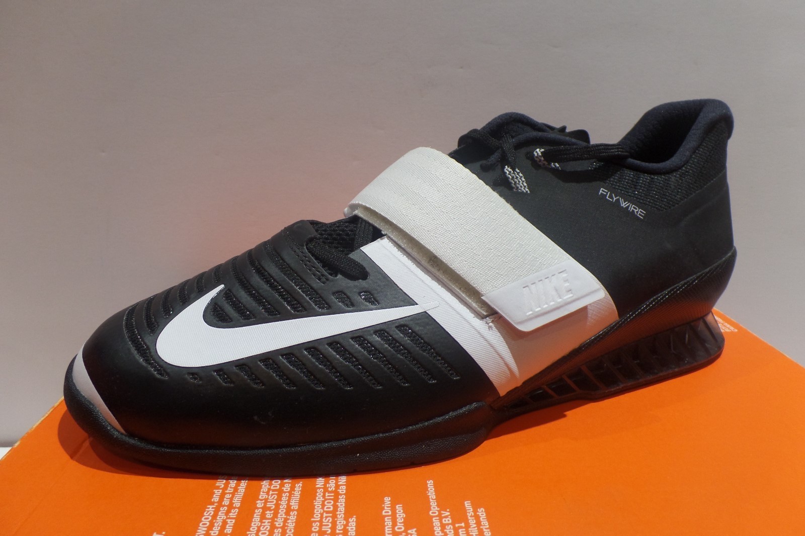 NEW Nike Women&rsquo;s Romaleos 3 Lifting Shoes Black Sz 15 (Men&rsquo;s 13.5) 878557 001
