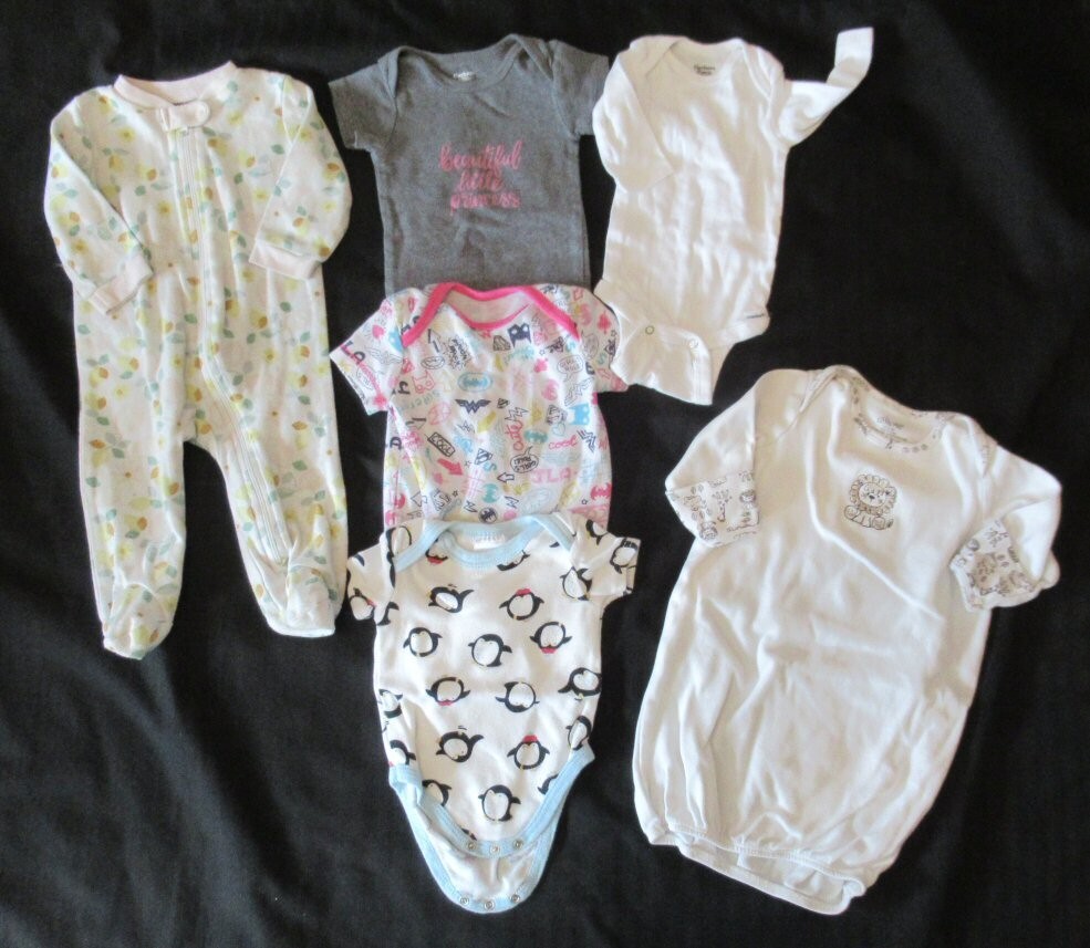 Baby Girl Lot of 6 Mix Items size 0-3 Months