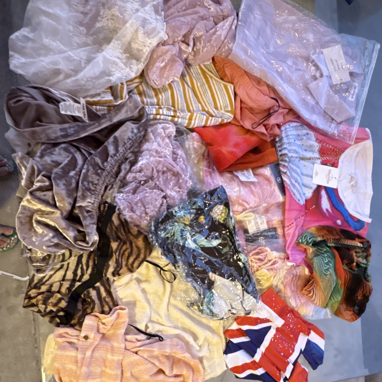 Mix Girl Clothing Lot Dresses/Tops s,m Multicolor Velvet Lace Floral