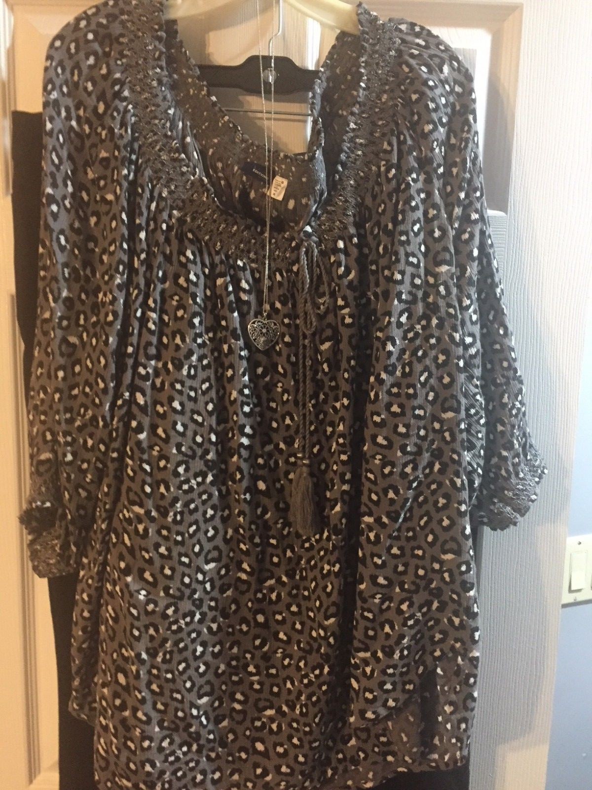 NWT BASIC EDITIONS PEASANT BLACK GRAY WHITE TOP 3X + AVE BLACK JEANS 26 NWT