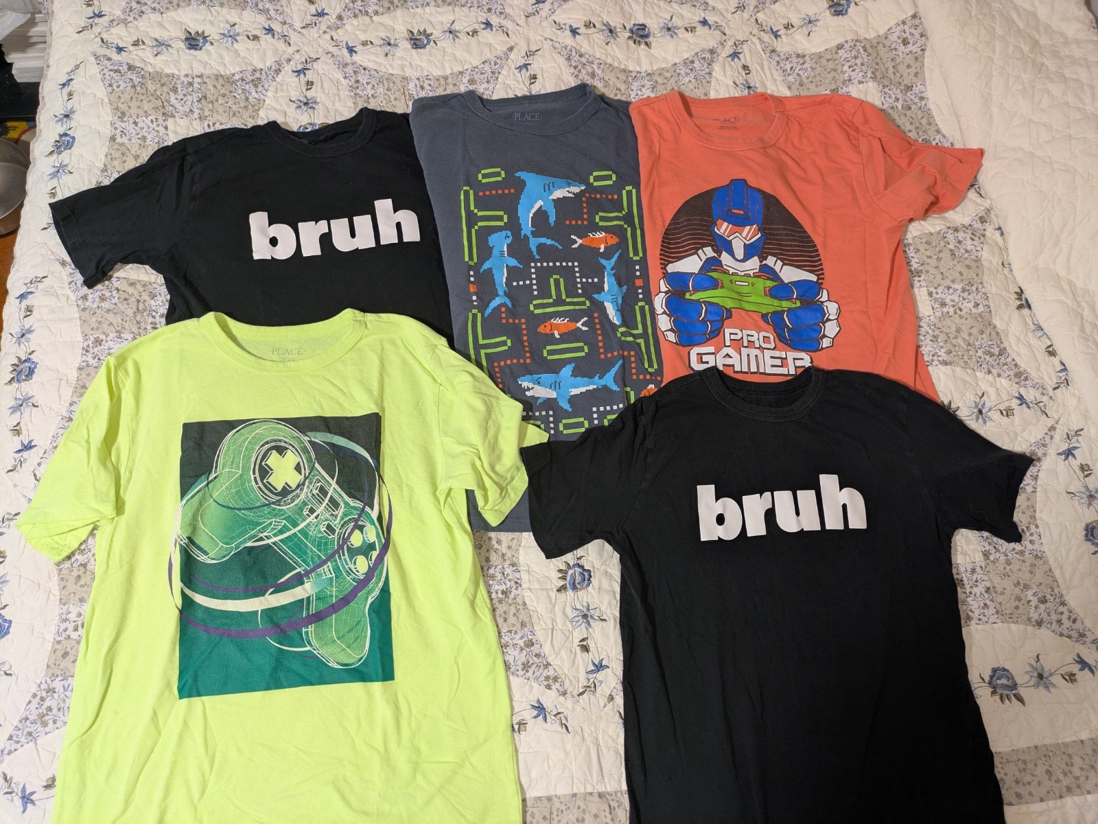 The Children&rsquo;s Place Boys Size 10-12 Graphic Print Gamer Cotton T-Shirt Lot (5)
