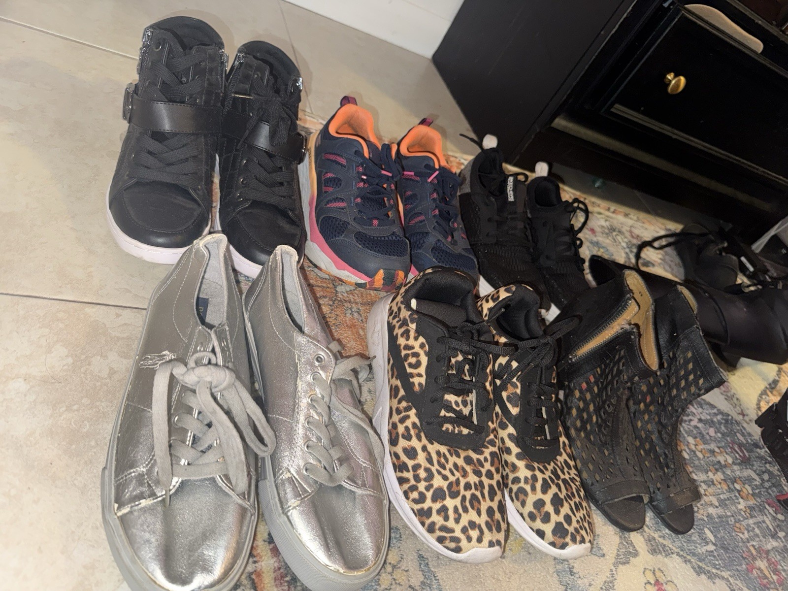 SKECHERS women Shoe Lot Sneakers & Heels Animal Print Multicolor size 6-6.5