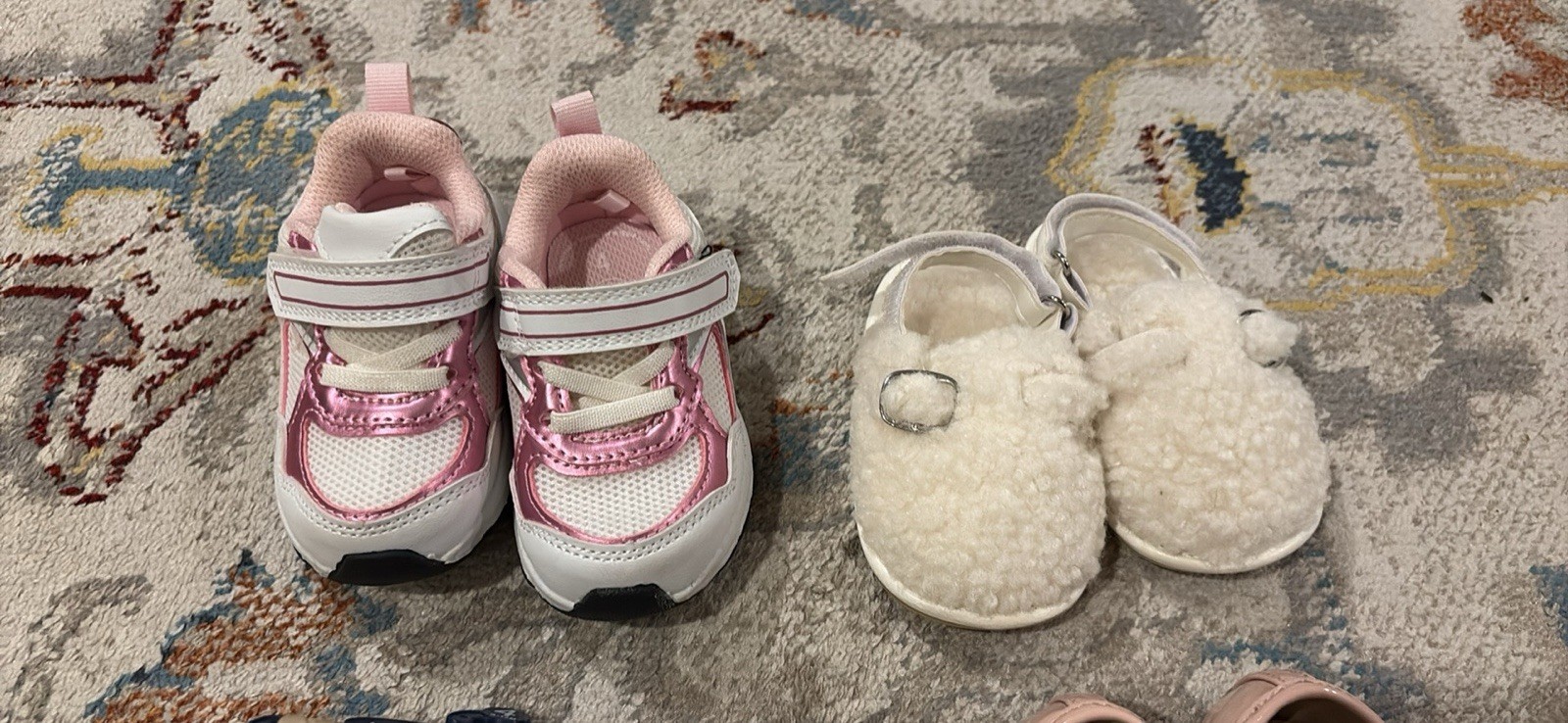 Wonder Nation & Lucky Brand Baby Girl Shoes Lot 4 Pairs Size 4 Pink/White/Beige