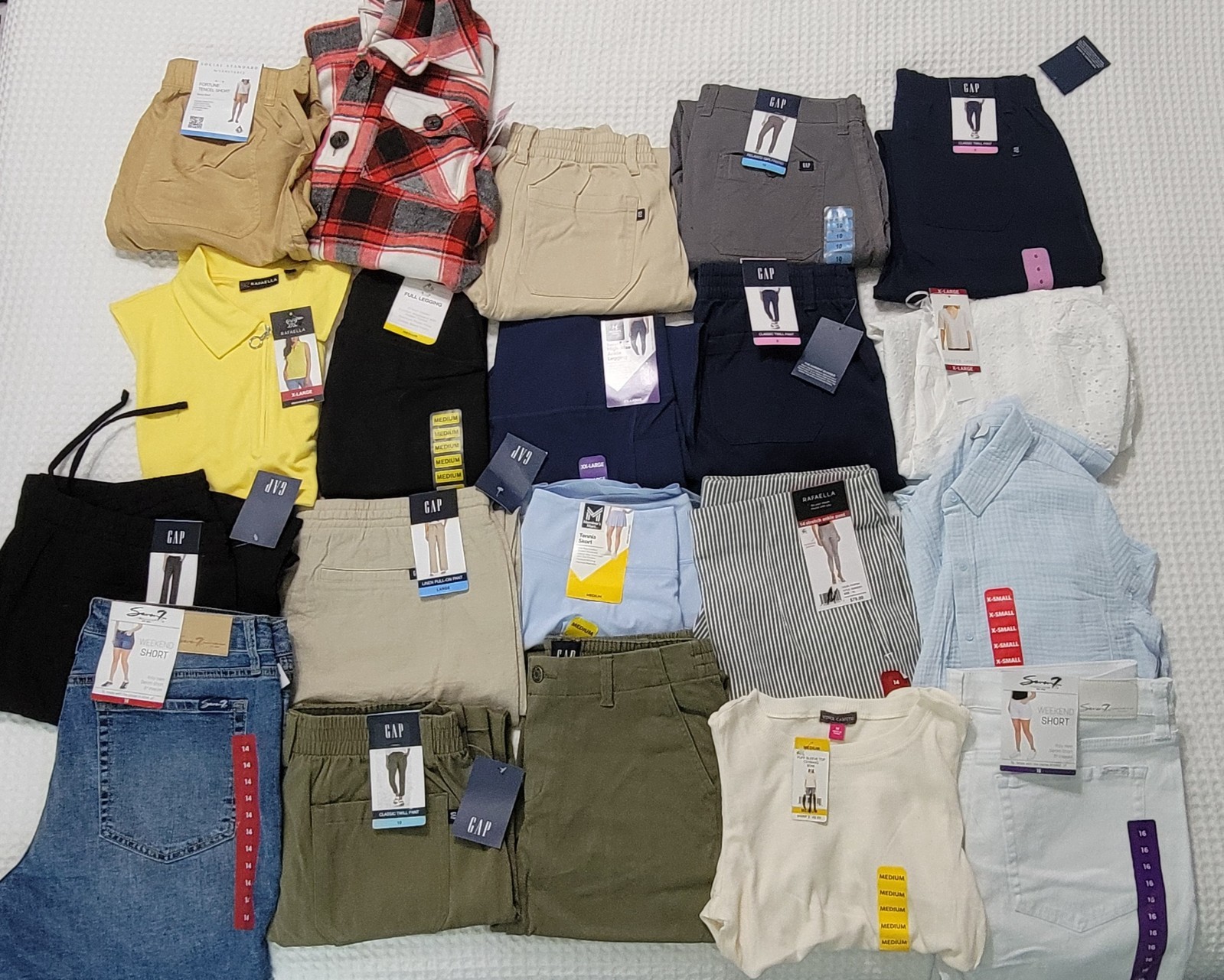 Lot 20 Woman Clothes Clothing Resell Pants Shorts Shirt S to XXL GAP RAFAELLA
