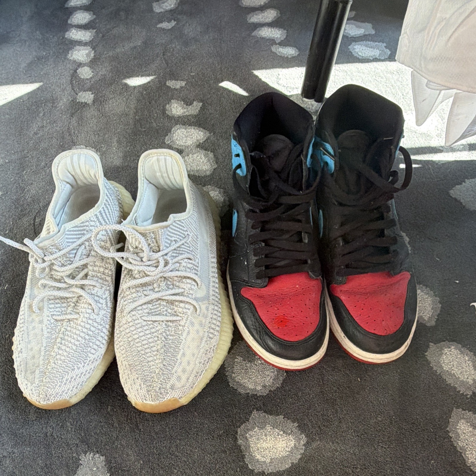adidas Yeezy Boost 350 V2 Static F99710 US 10 & Nike Dunk High Lot 2