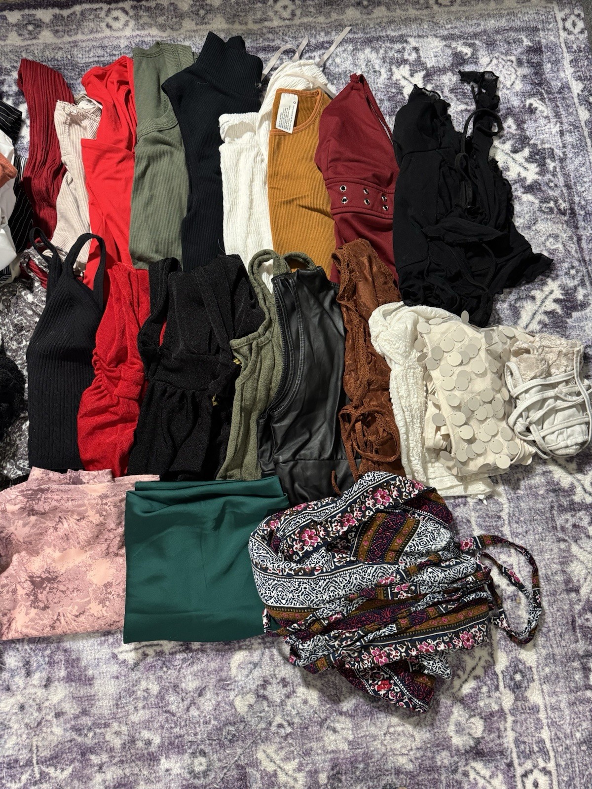 30 Piece Trendy Young Women’s Clothing Lot – Size S