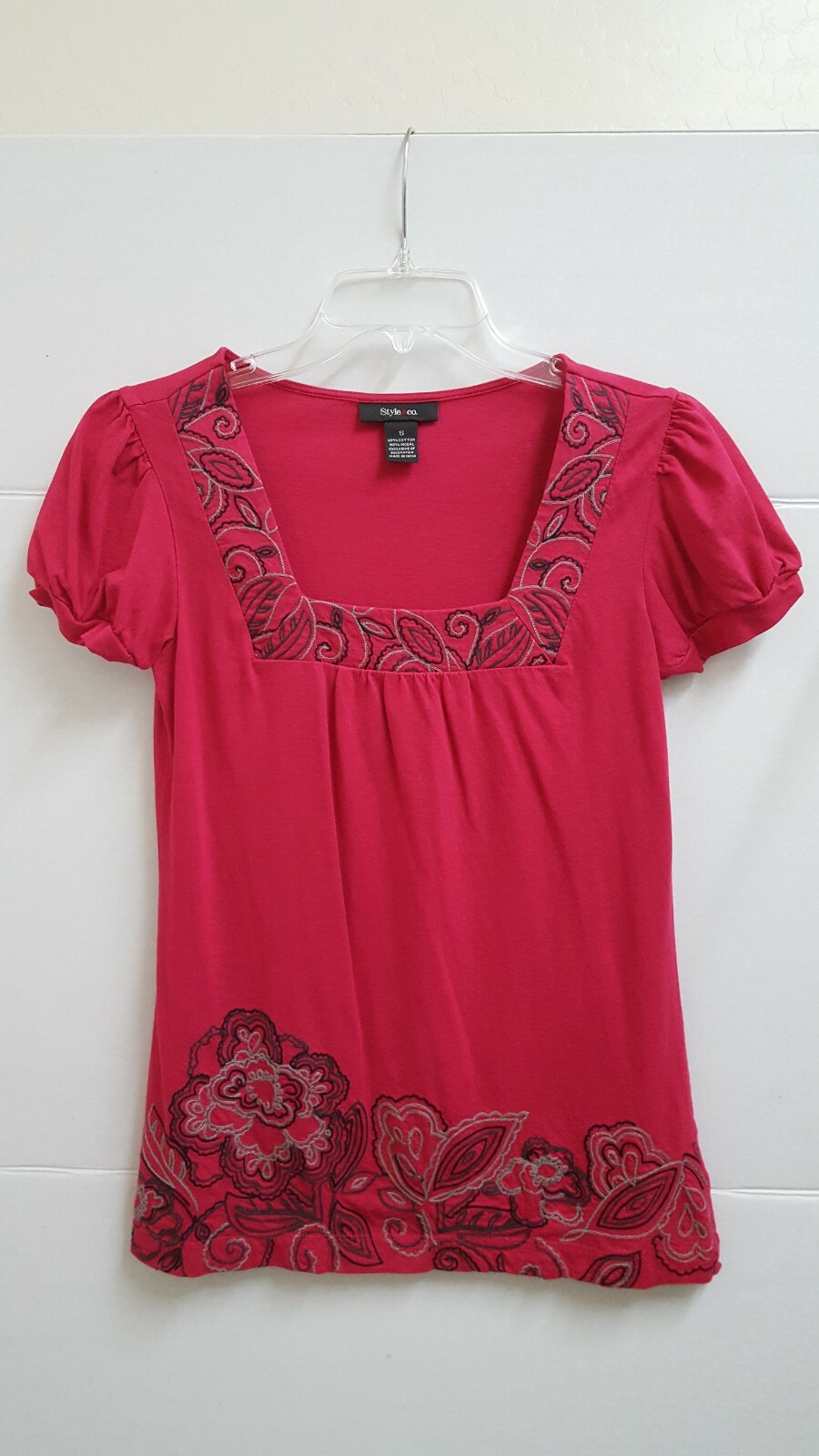 Lot of 4-Womens clothes, blouses, Style & CO Petite and Vari brands and sizes