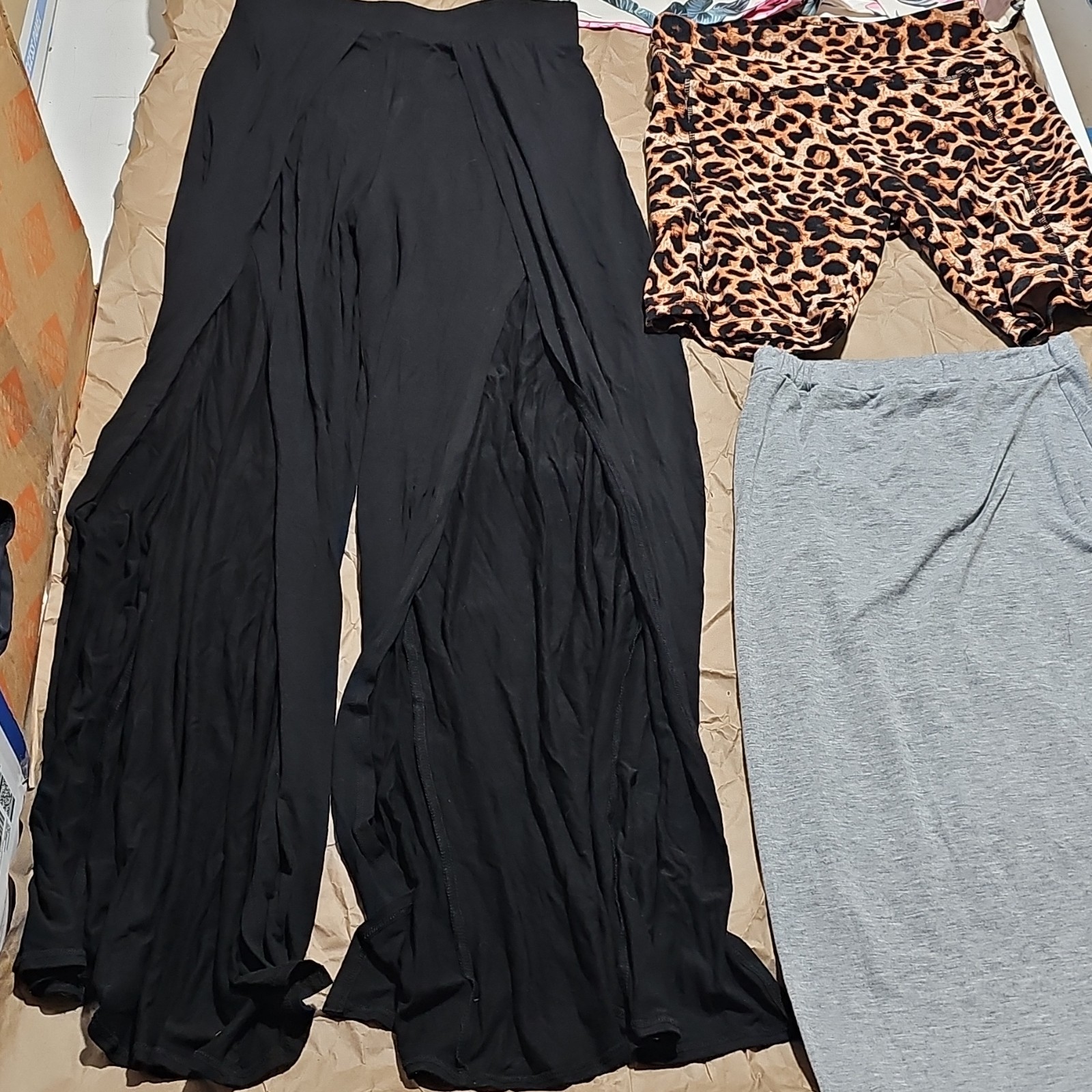 Mix 4pc Clothing Lot Pants Shorts Skirts Solid/Floral