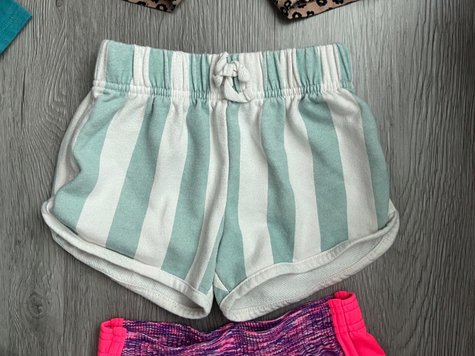 Girls Clothing Lot – T-Shirts & Shorts, St. Patrick&rsquo;s/Cat/Butterfly Size XS/4-5