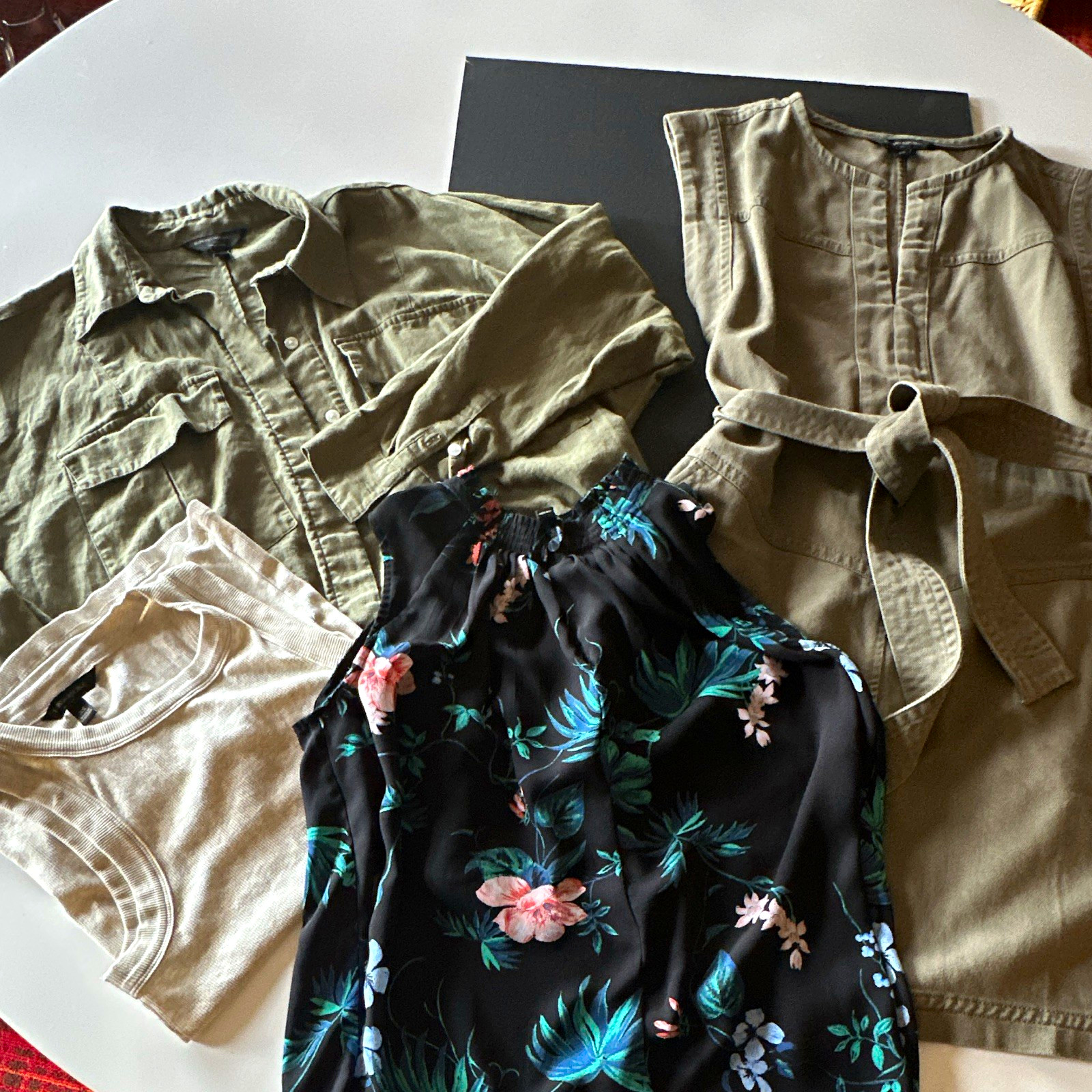 S – BANANA REPUBLIC 4 Piece Lot Dress- Linen Blouse – Tank – Floral Sleeveless