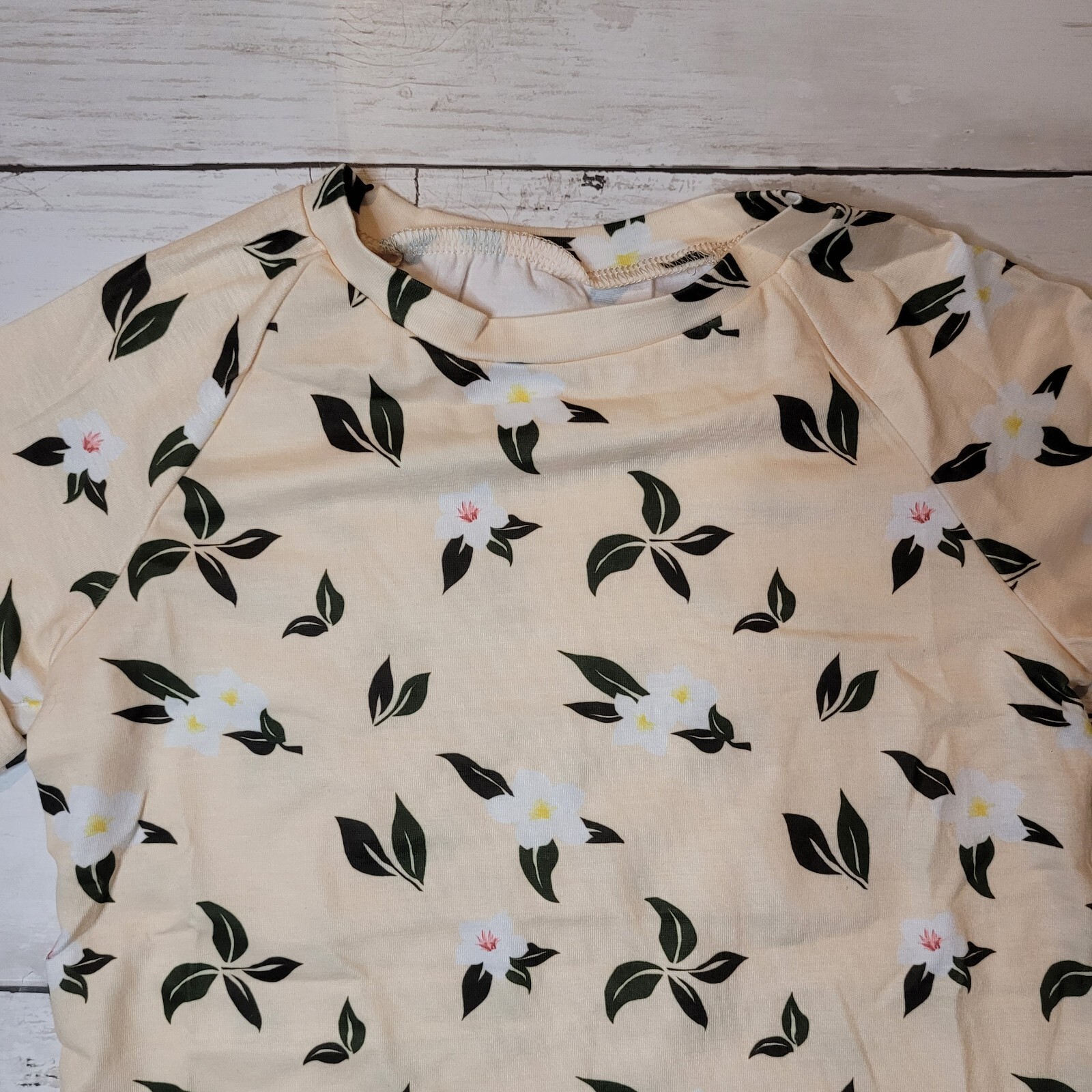 Lot 3 Pack Girls Toddler 4T Shirt Floral Short Cuff Sleeve NEW Beige Summer