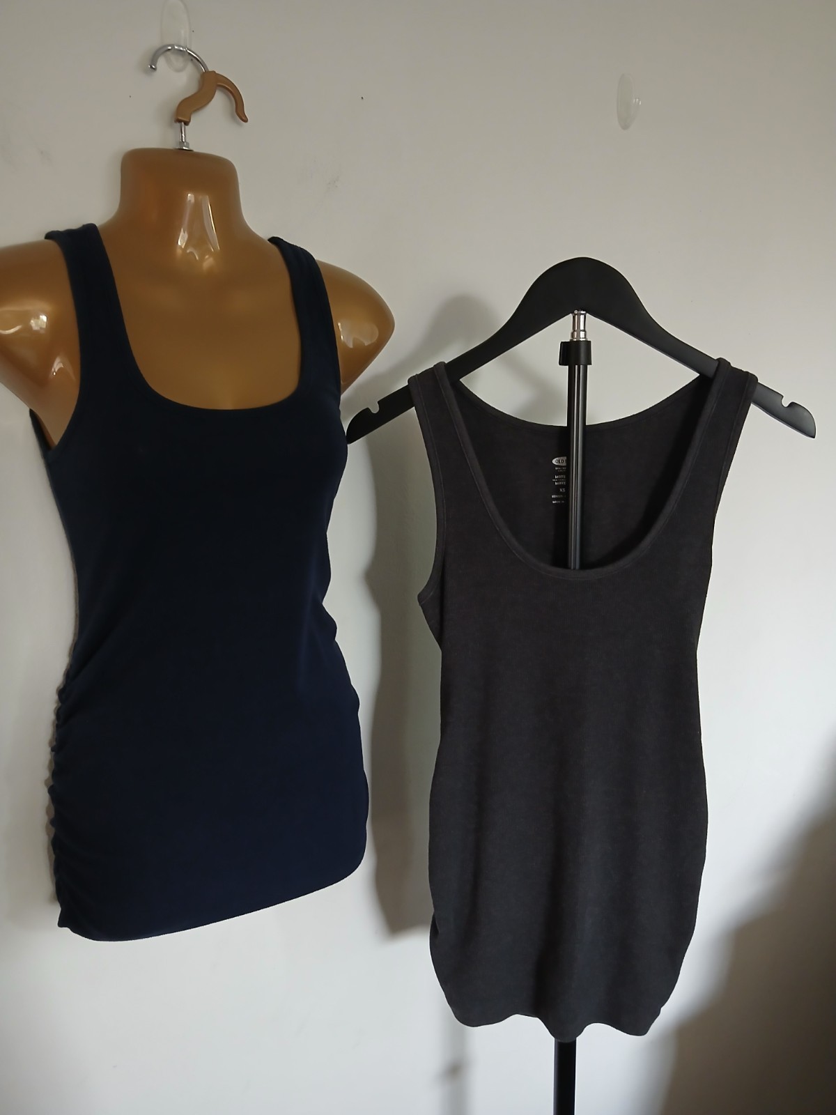Old Navy Maternity Ribbed Knit Tank Tops Lot of 2 Size XS Navy & Gray Solid