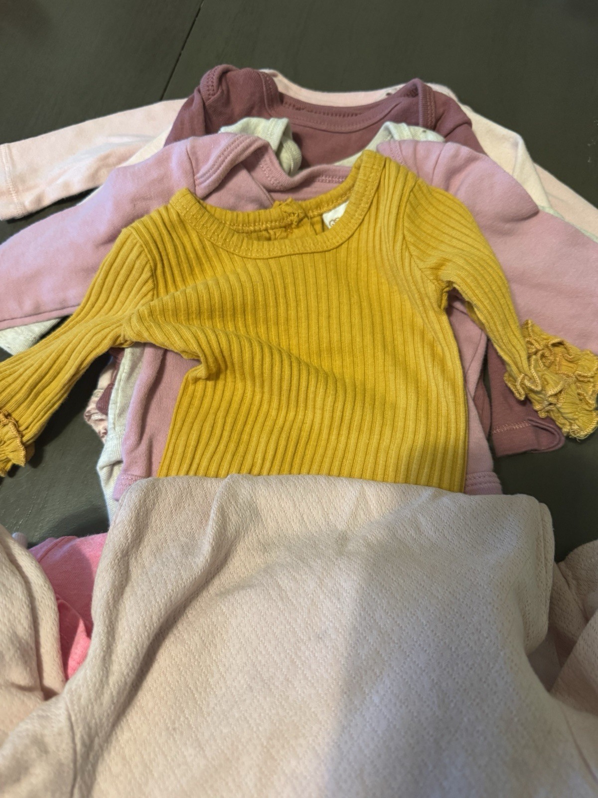 15 long sleeve Bodysuit lot 0-3 Months