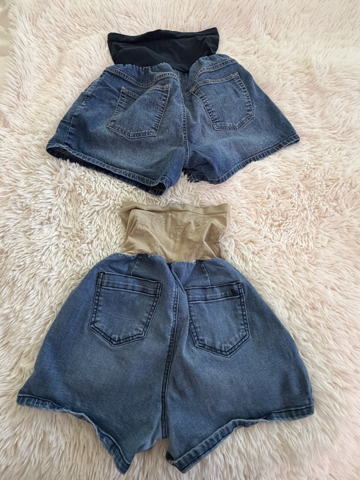 Bundle of 7 maternity jeans