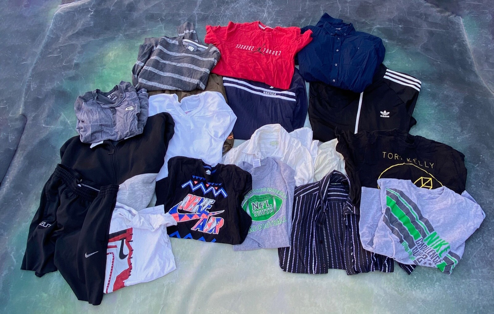 Lot of Vintage Men&rsquo;s Clothing Lot Nike Jordan Adidas Sizes S M L XL.