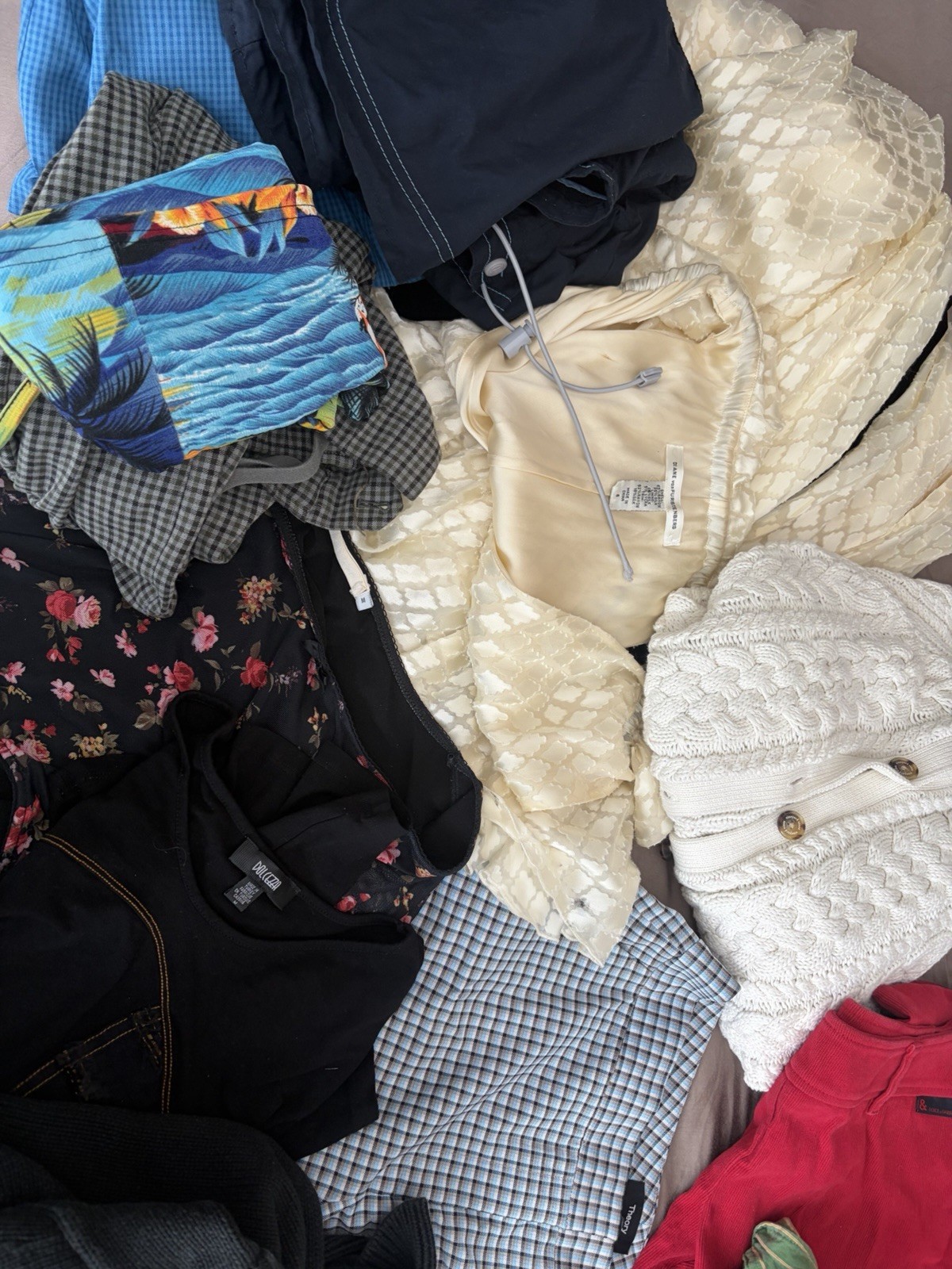 Women’s clothing lot (all sized medium or small) some y2k and vintage