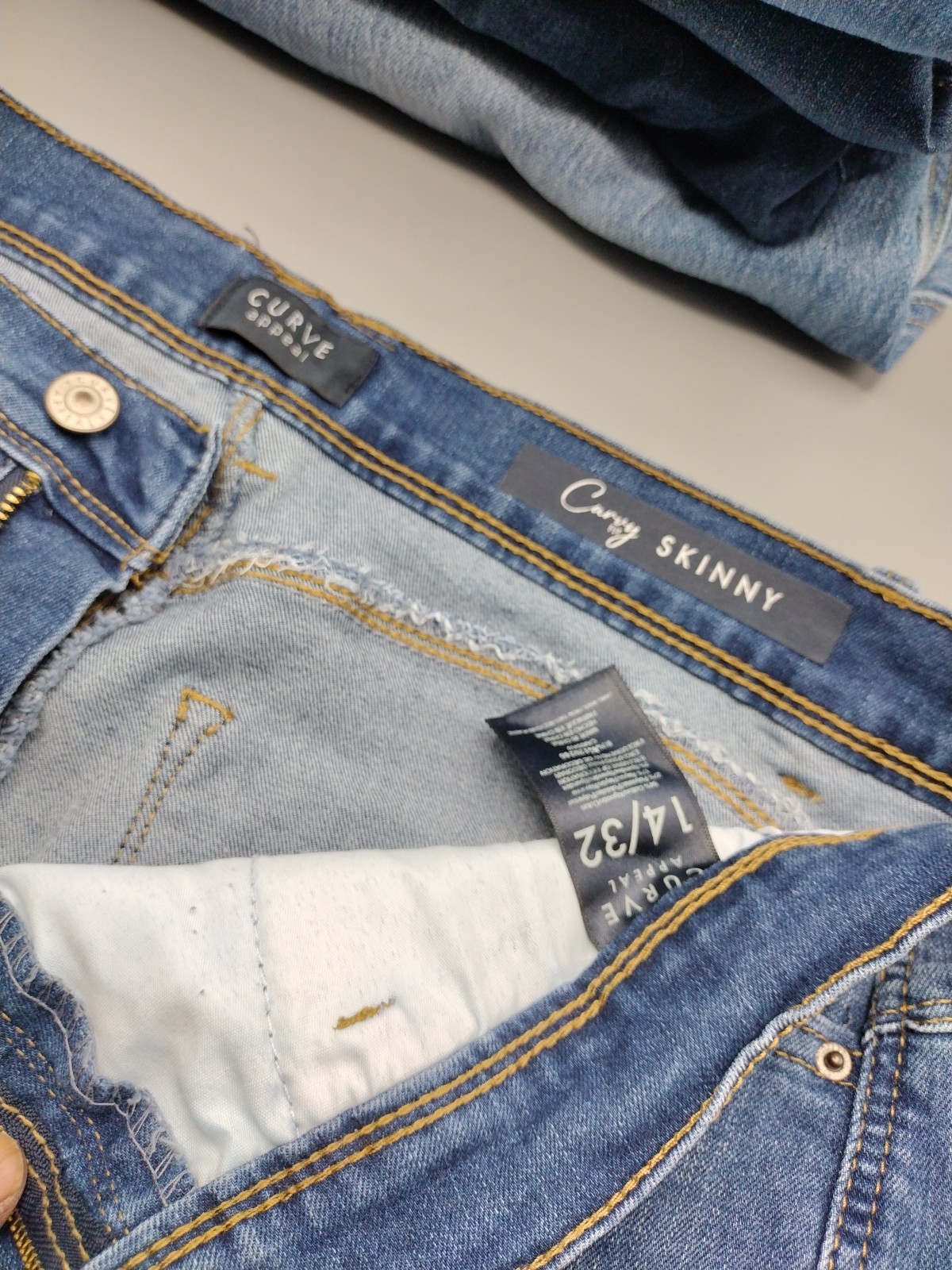 Wholesale 10pc Lot Women&rsquo;s Jeans Multiple Brands American Eagle Levi&rsquo;s Resell