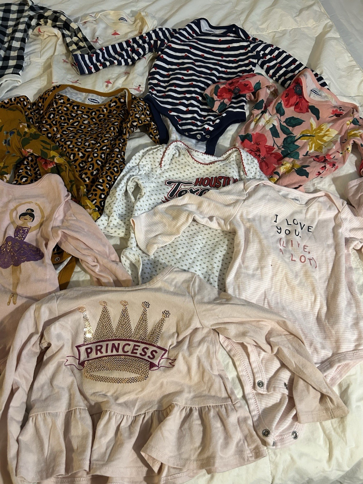 LOT Of Girls Toddler Clothes 18-24 Months / 18 Pieces