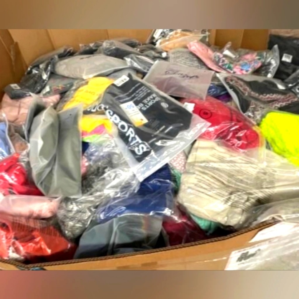 15pcs Brand New Clothing Items Bundle Set Lot – Mixed Sizing