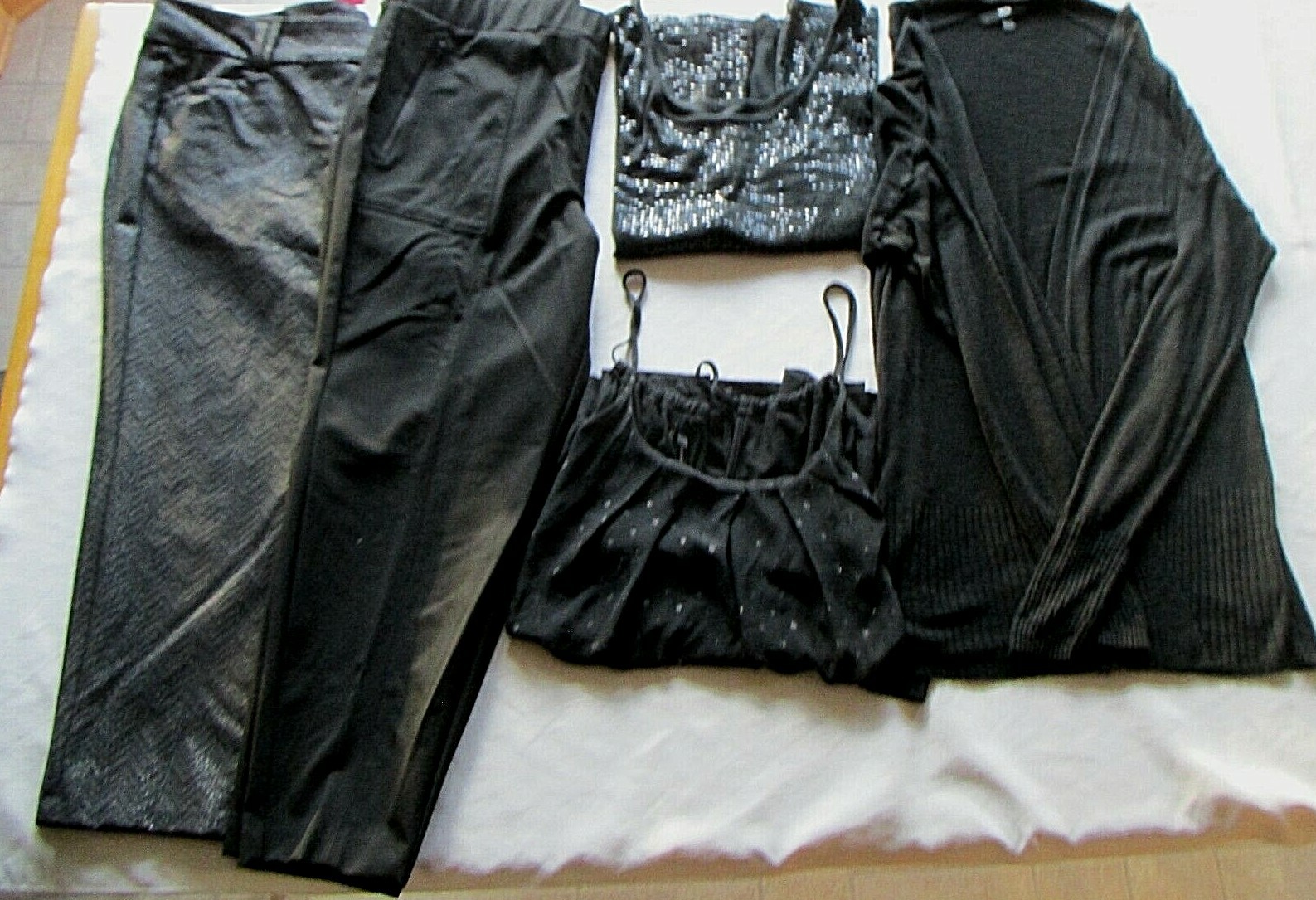 WOMANS PLUS SIZE 22 LANE BRYANT, TORRID AND MORE CLOTHING LOT# 9661