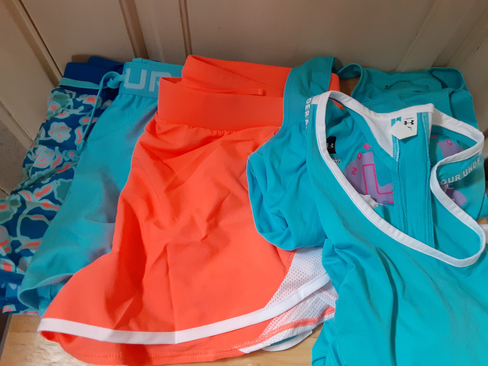 Under Armour Youth Girls Lot Size YXL NEW WITH TAGS (3 Pair Shorts/ 2 Tank Tops)