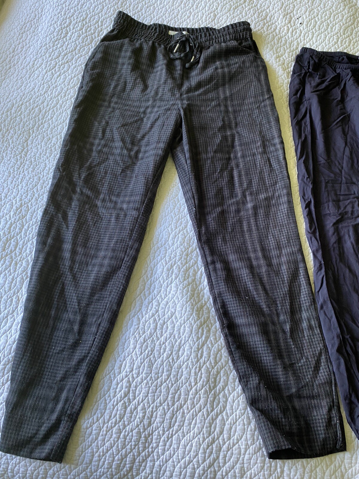 Lot of 4 H&M Women’s Clothes Size: 2; (2 Pants, 1 Shorts, 1 Skirt)