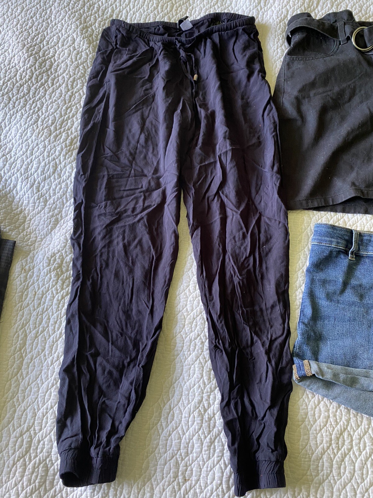 Lot of 4 H&M Women’s Clothes Size: 2; (2 Pants, 1 Shorts, 1 Skirt)