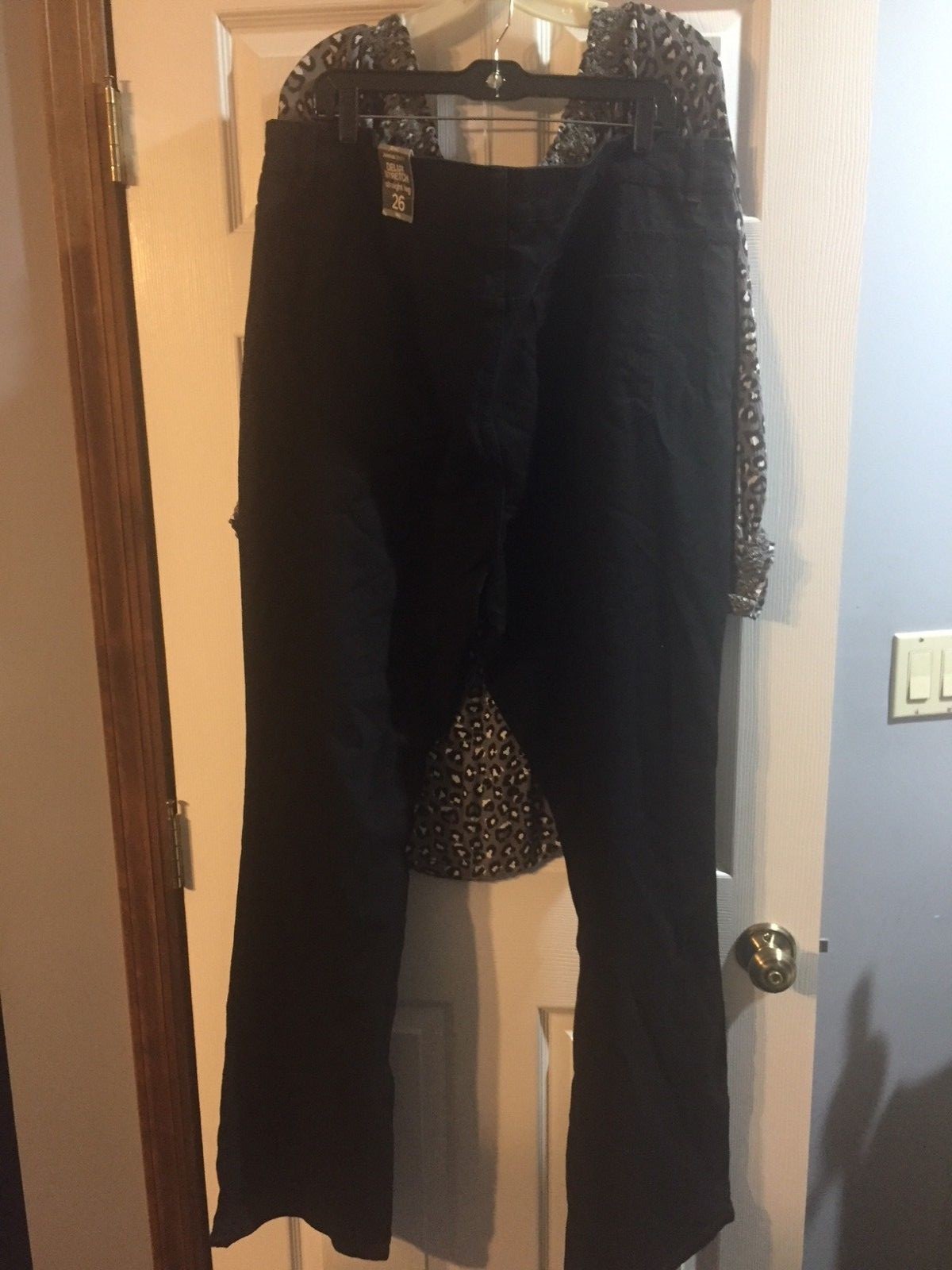 NWT BASIC EDITIONS PEASANT BLACK GRAY WHITE TOP 3X + AVE BLACK JEANS 26 NWT